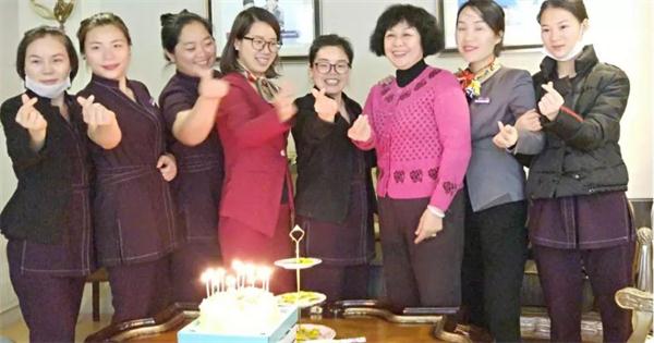 靜博士創(chuàng)始人祝愉勤的一次分享，何以讓千人會場連續(xù)響起了32次掌聲？5